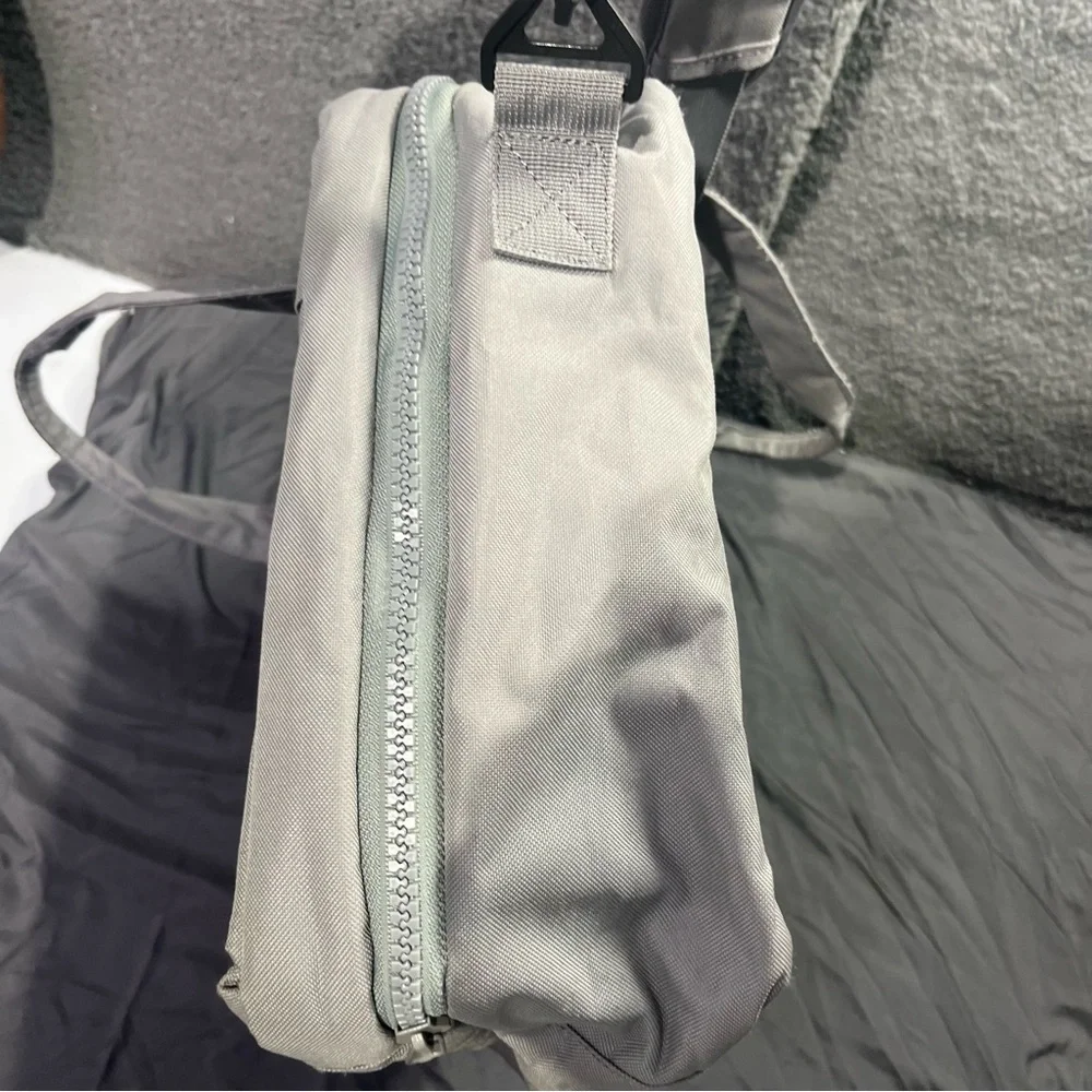 Herschel‎ Supply Company Gray Travel Bag